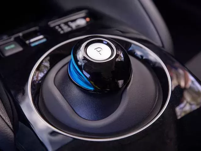 nissan leaf sv-plus-a-hayon